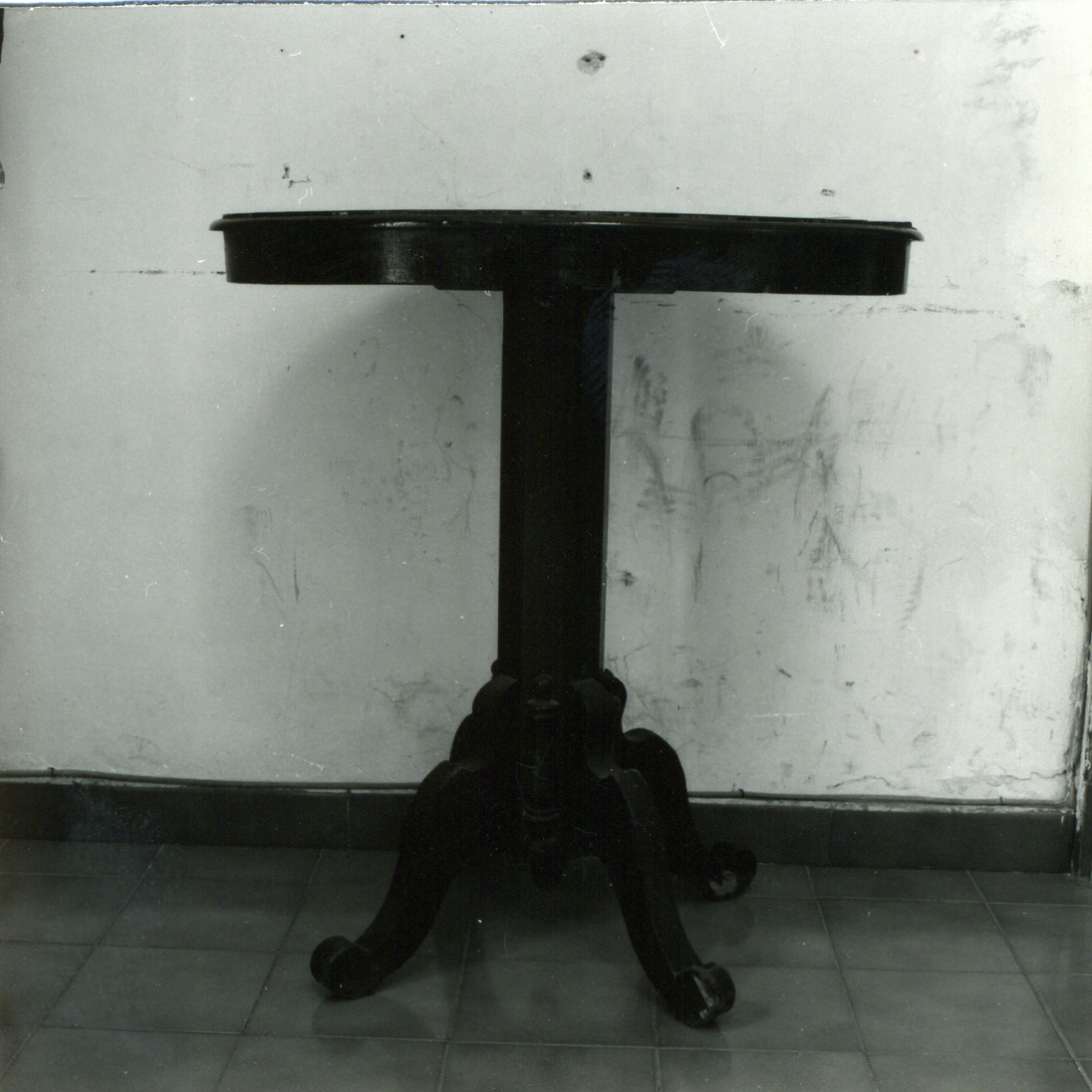 tavolino - bottega napoletana (seconda metà sec. XIX)