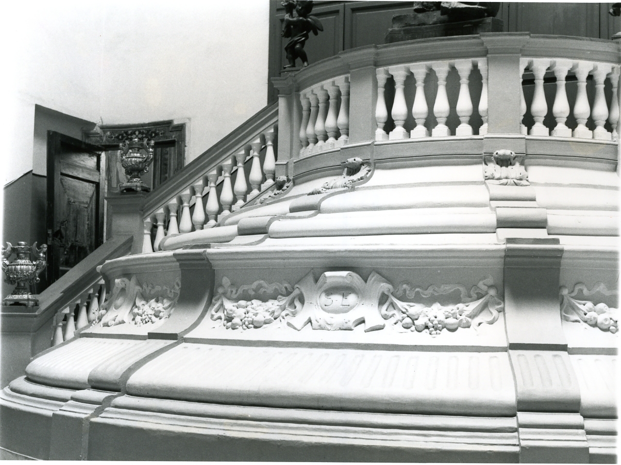 DECORAZIONE PLASTICA - ambito napoletano (Metà sec. XIX)