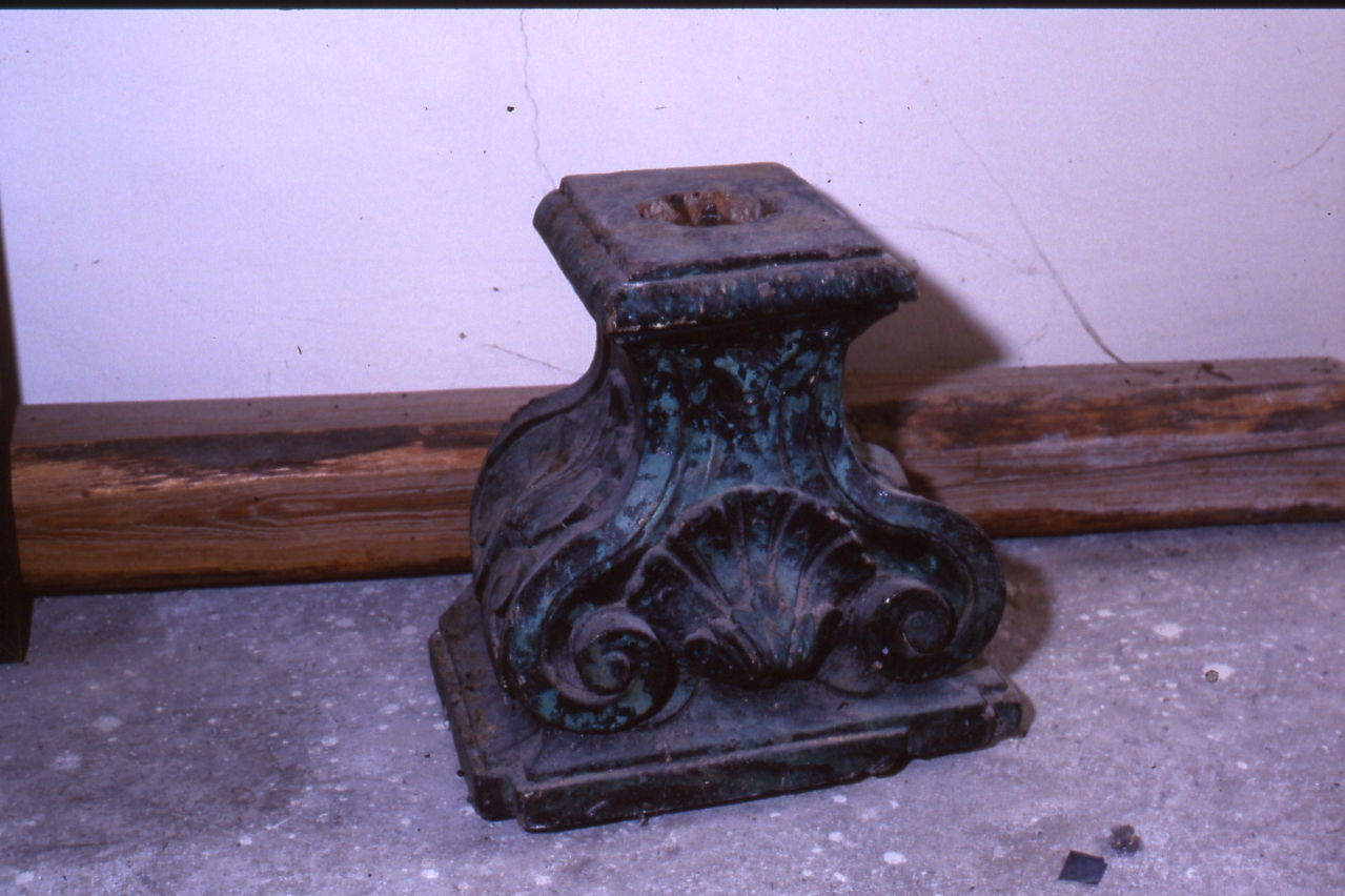 BASE DI CROCE, OPERA ISOLATA - manifattura napoletana (Metà SEC. XIX)