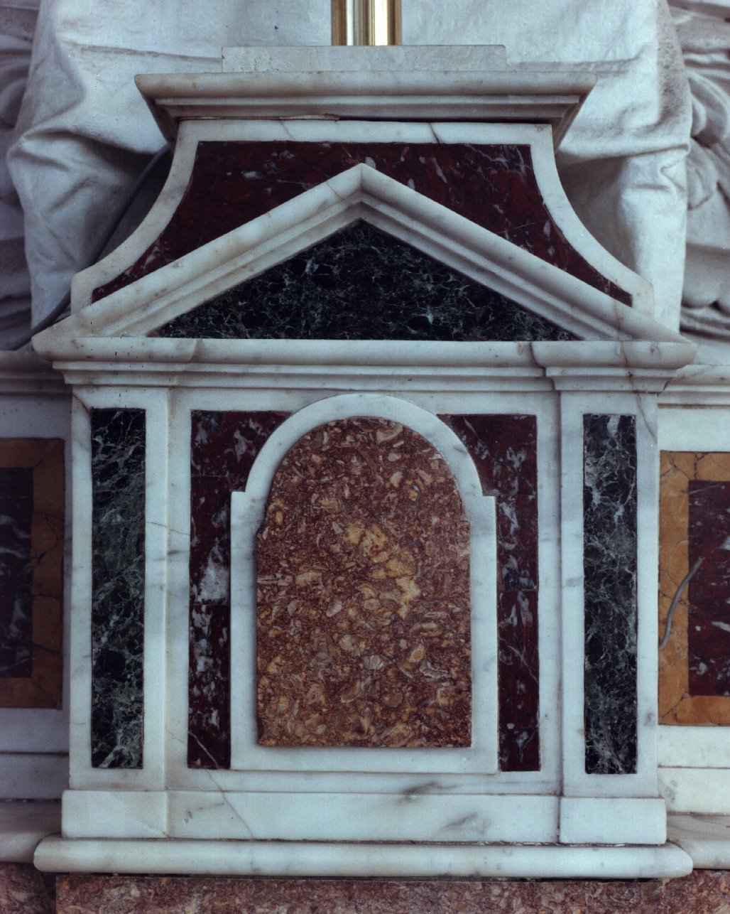 tabernacolo, elemento d'insieme - bottega napoletana (prima metà sec. XIX)