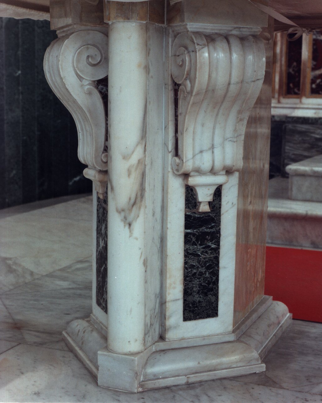 base, elemento d'insieme - bottega napoletana (seconda metà sec. XVIII)