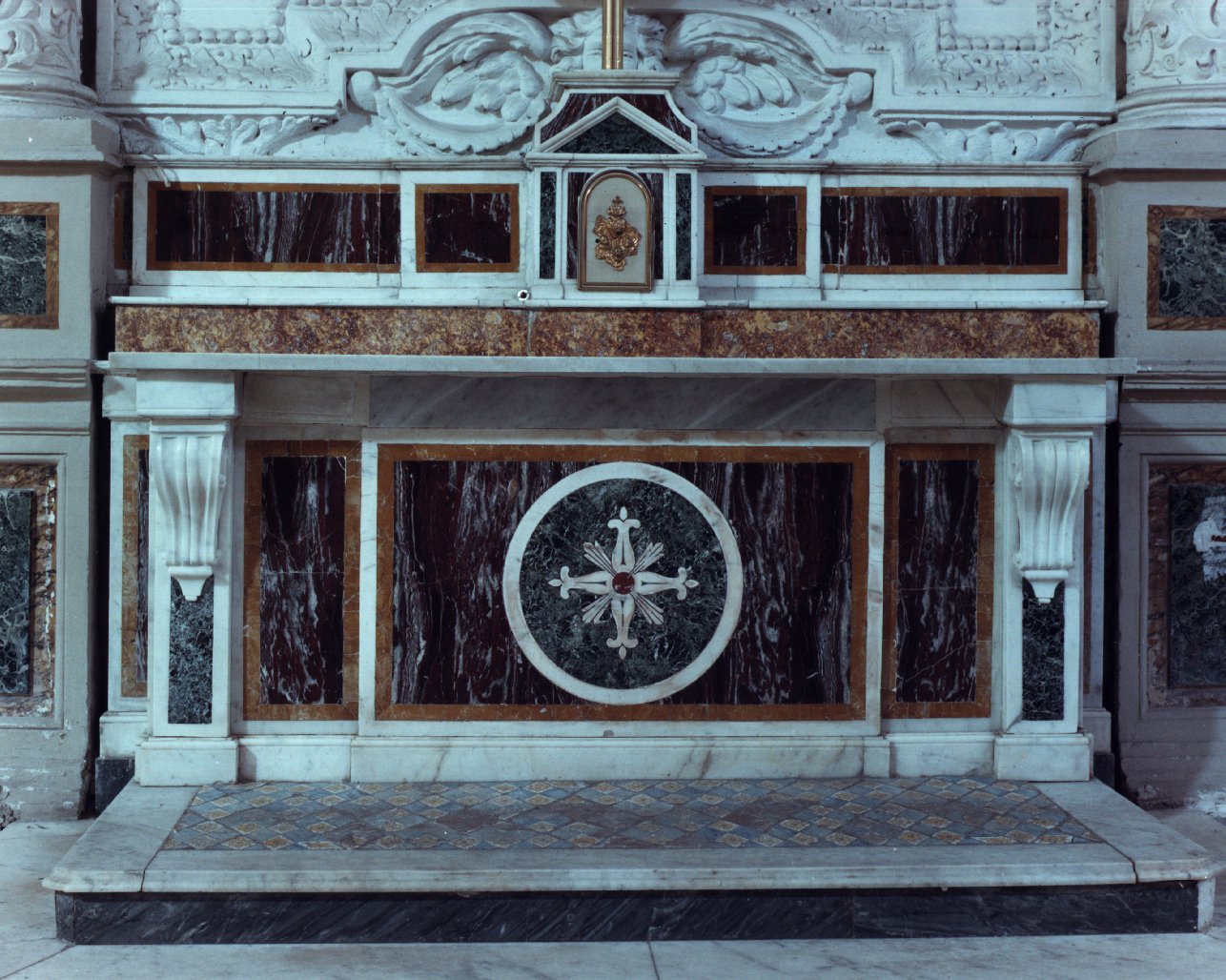 altare - bottega napoletana (prima metà sec. XVIII)