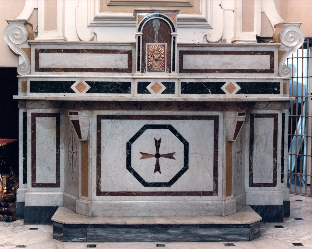 altare - bottega napoletana (primo quarto sec. XX)