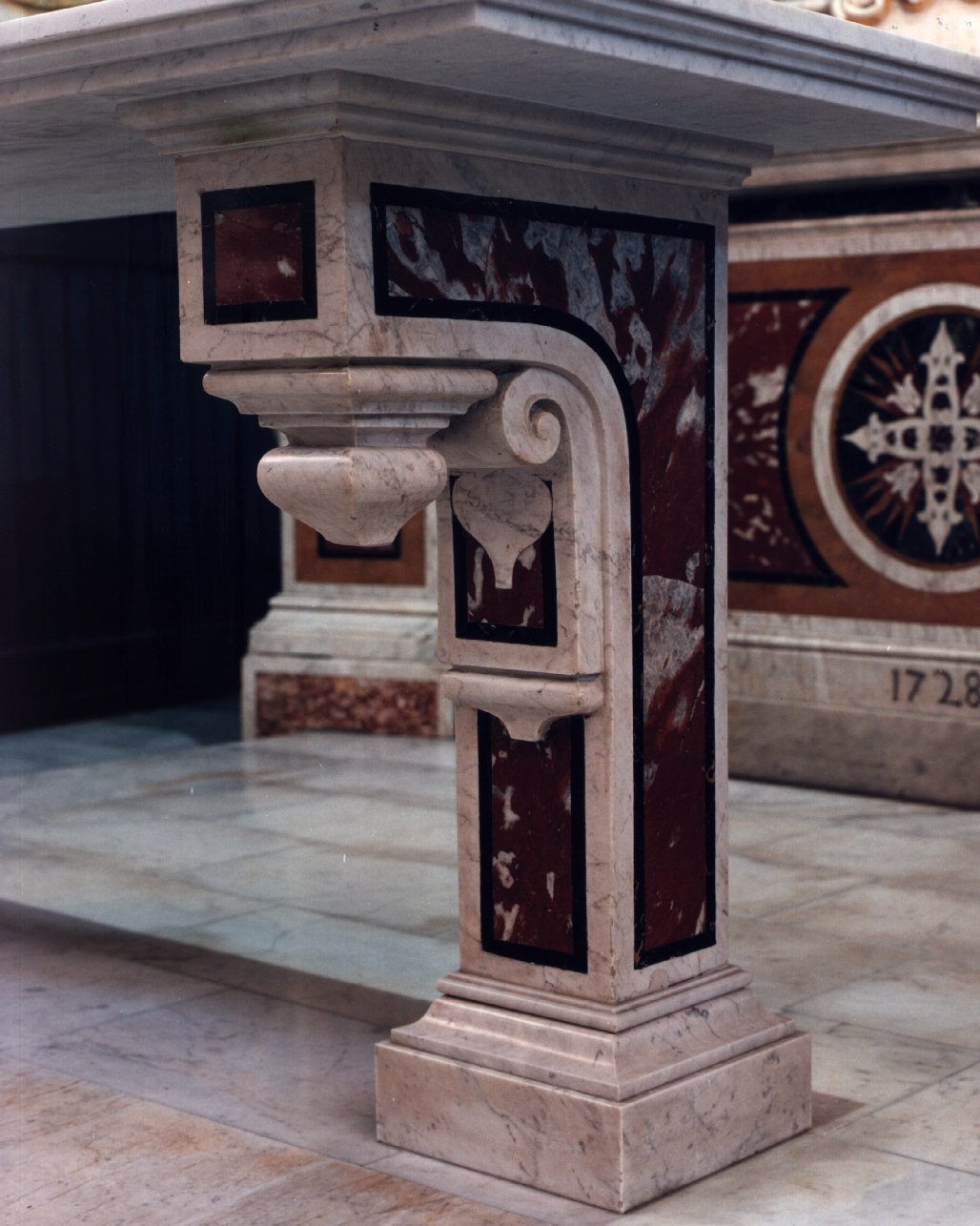 basamento d'altare, elemento d'insieme - bottega napoletana (sec. XVIII)