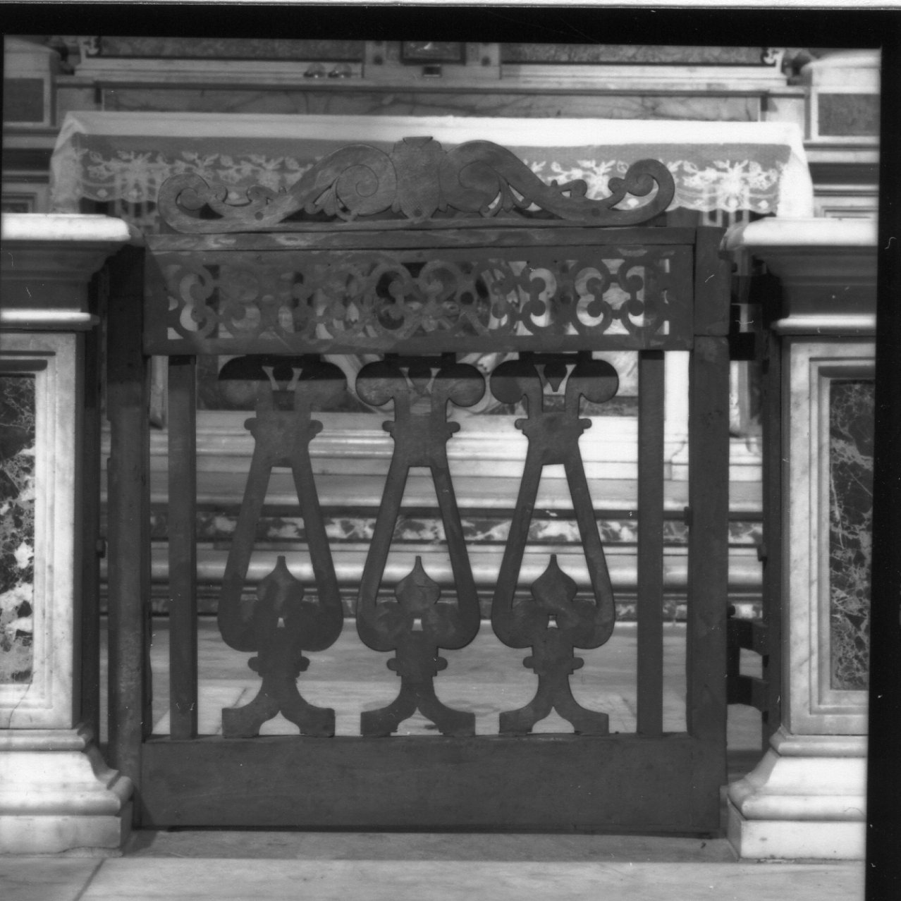 cancello di balaustrata - bottega napoletana (fine sec. XVII)