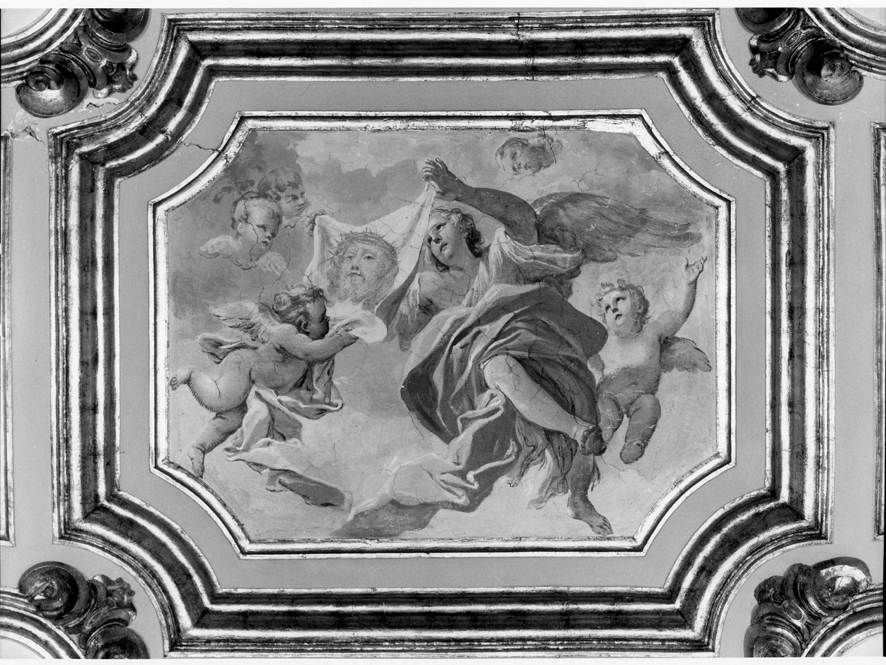 angeli con la Sacra Sindone (dipinto) di Gamba Antonio (sec. XVIII)