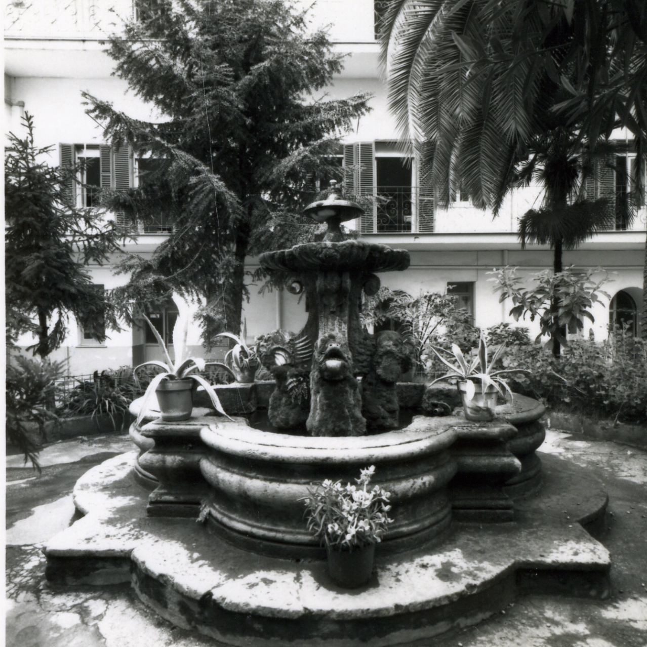 fontana - bottega napoletana (metà sec. XVIII)