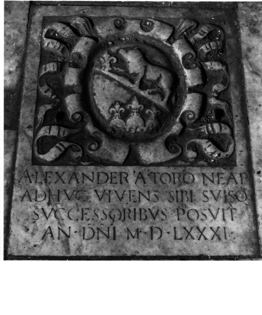 lastra tombale - bottega napoletana (sec. XVI)