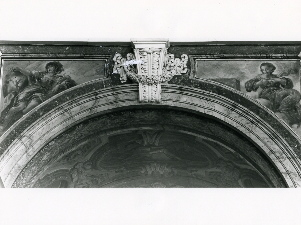 figure allegoriche femminili (dipinto, ciclo) di Di Marino Domenico, Dominici Antonio (ultimo quarto sec. XVIII)