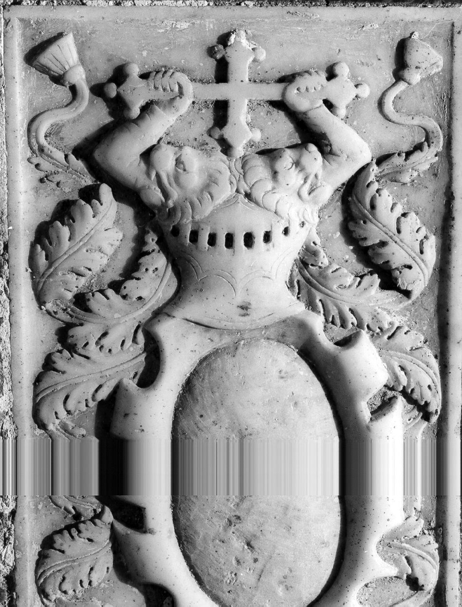 stemma gentilizio (lastra tombale, serie) - bottega napoletana (terzo quarto sec. XVI)