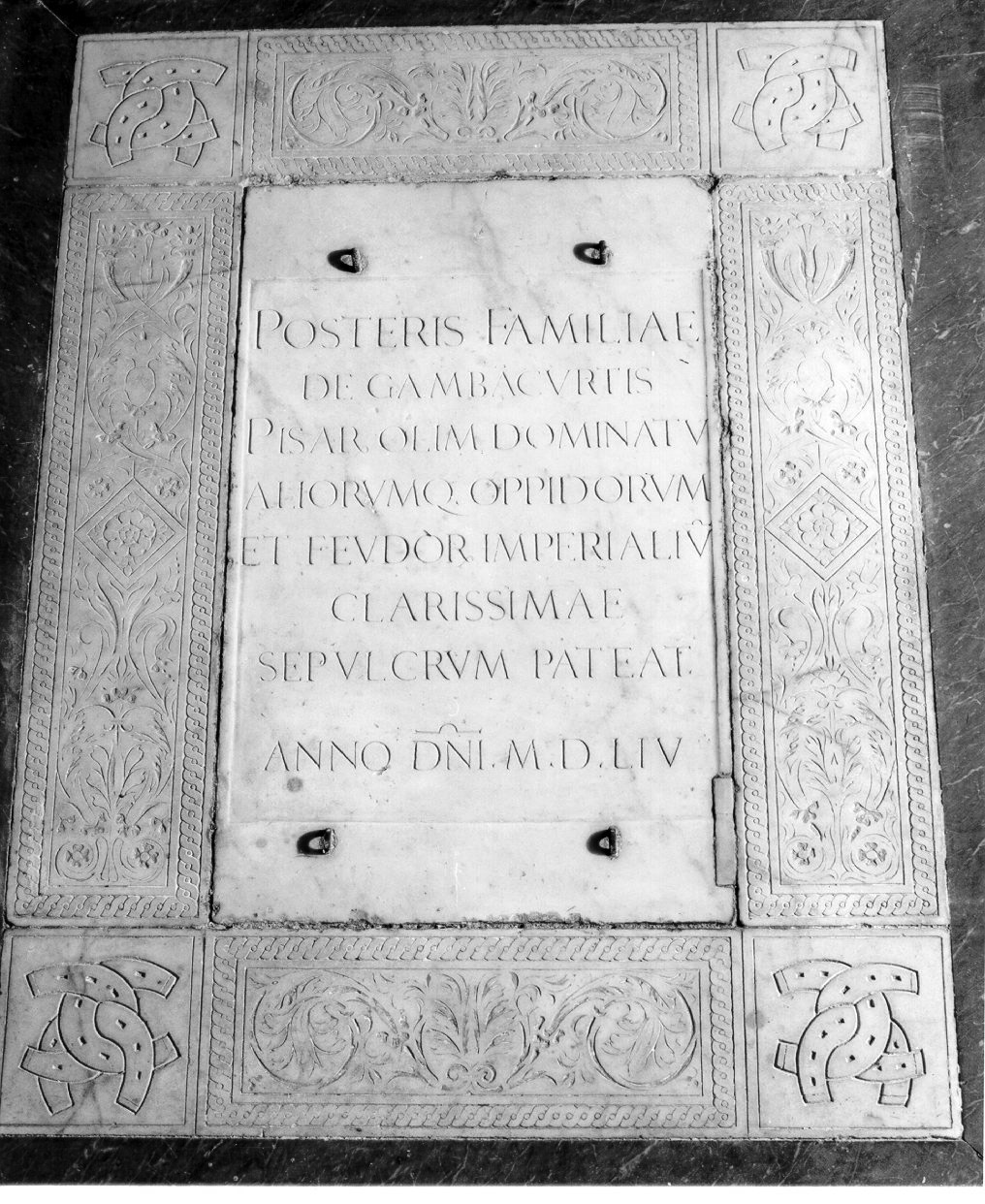 lastra tombale - bottega napoletana (metà sec. XVI)