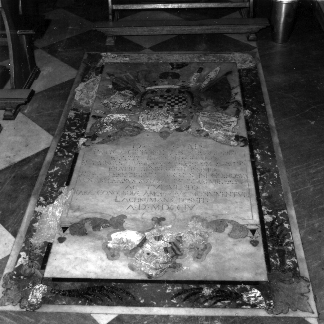 lastra tombale - bottega campana (sec. XVIII)