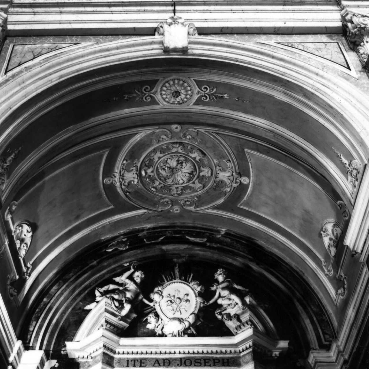 rosone - bottega napoletana (sec. XVII)