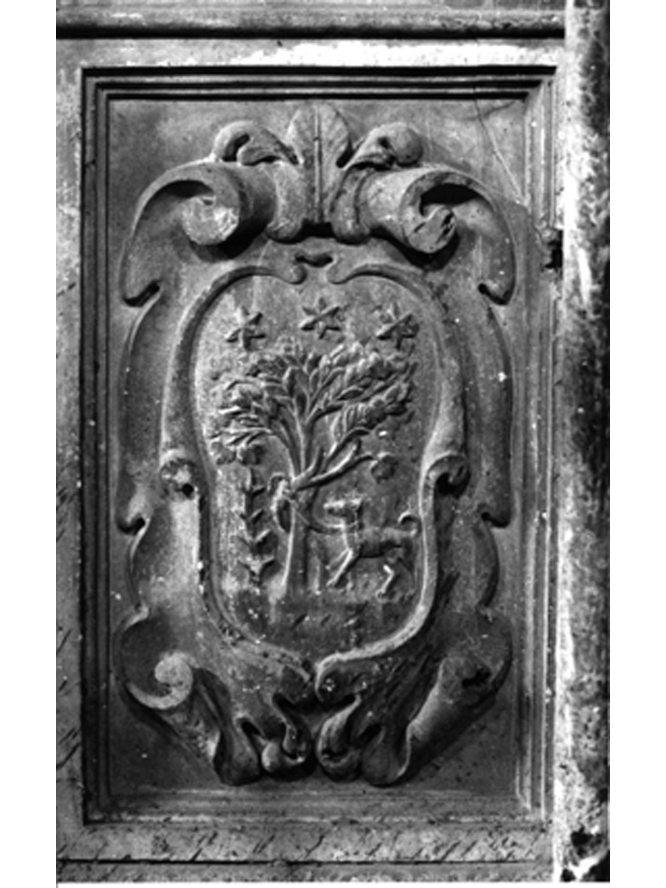 stemma (rilievo) - bottega napoletana (prima metà sec. XVI)