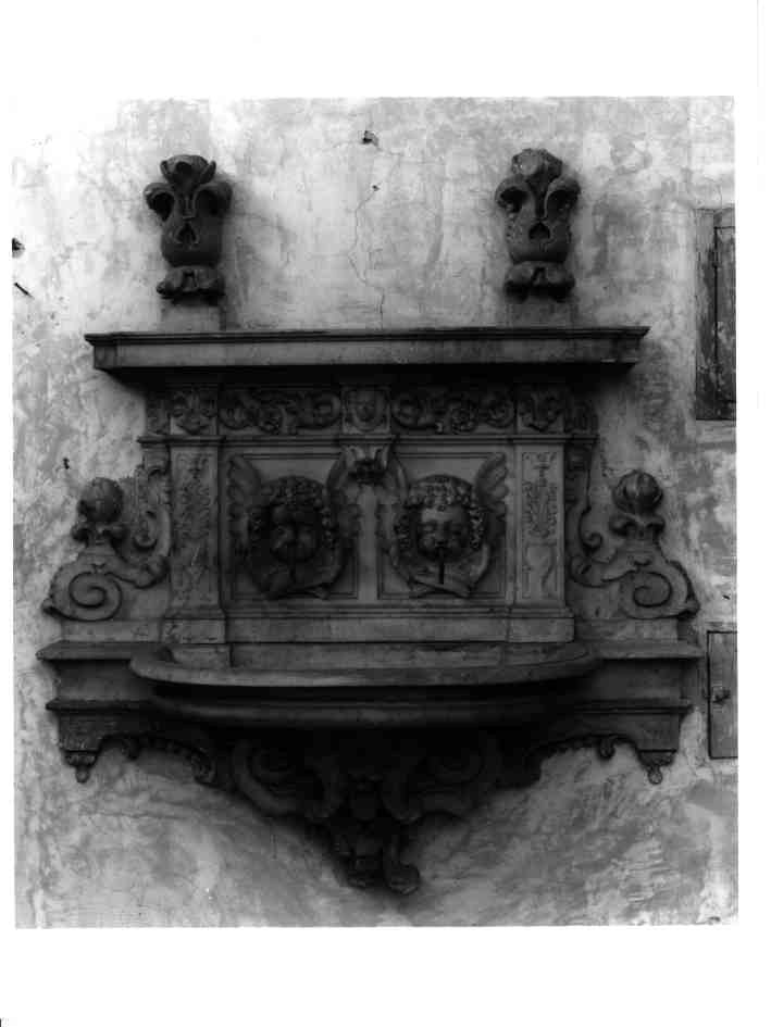 lavabo da sacrestia - bottega napoletana (prima metà sec. XVII)