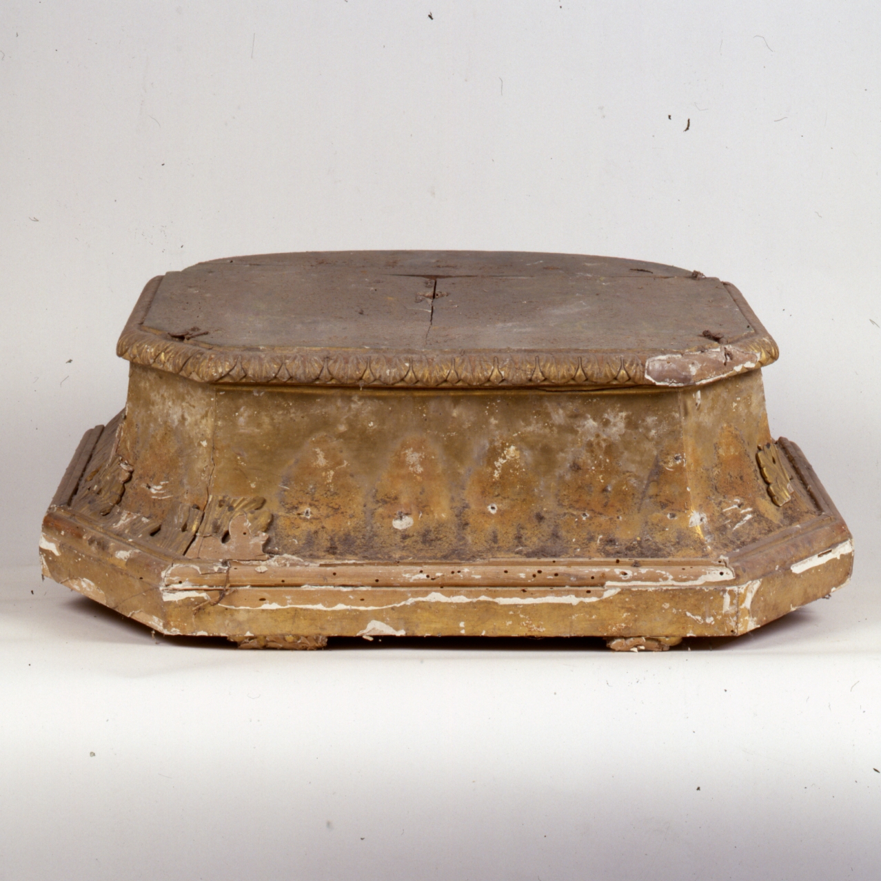 BASE DI STATUA - MANIFATTURA NAPOLETANA (Seconda metà SEC. XIX)