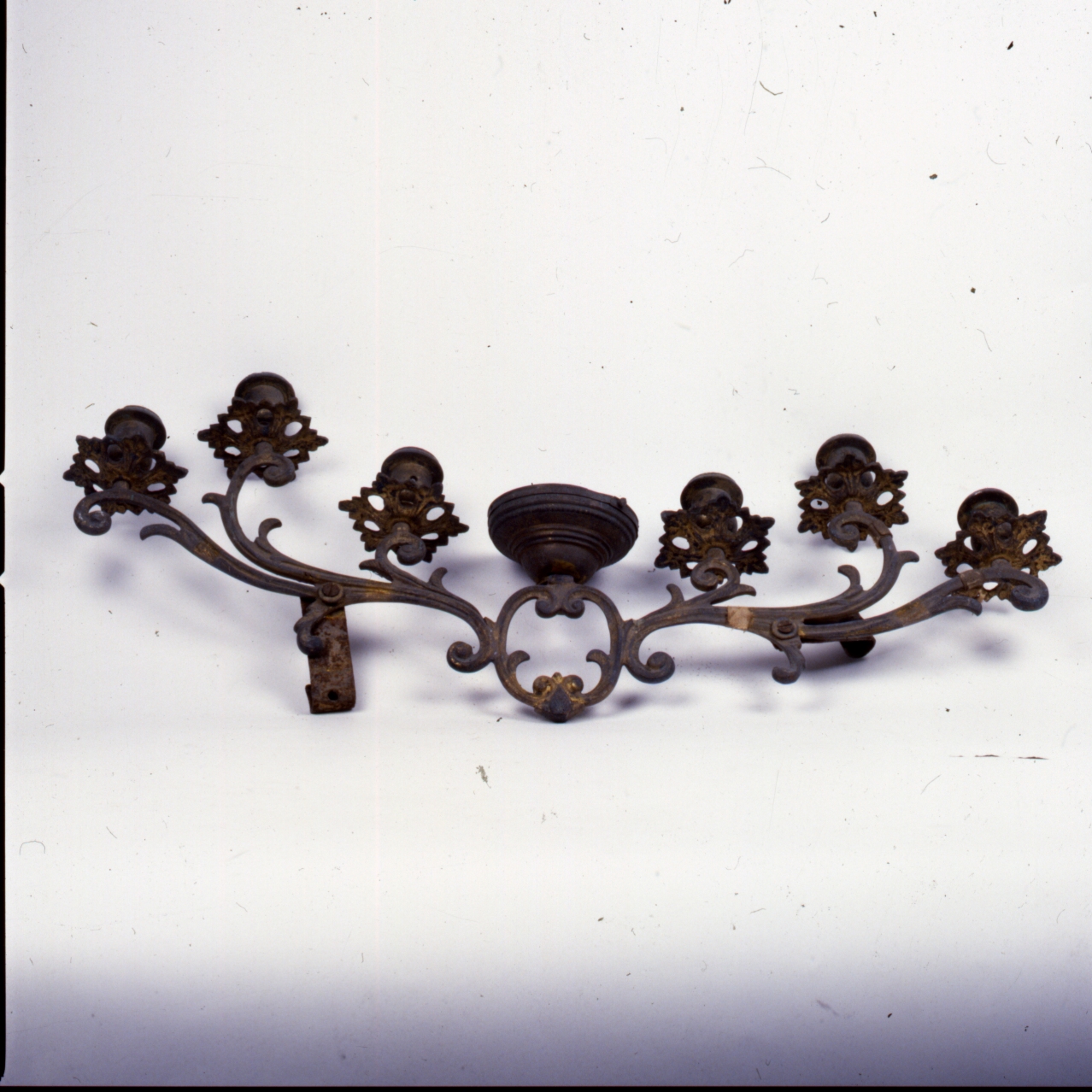 CANDELIERE DA PARETE - MANIFATTURA NAPOLETANA (Seconda metà SEC. XIX)