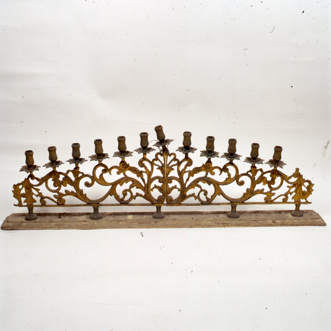 CANDELABRO - A GIARDINETTO - MANIFATTURA NAPOLETANA (Seconda metà SEC. XIX)