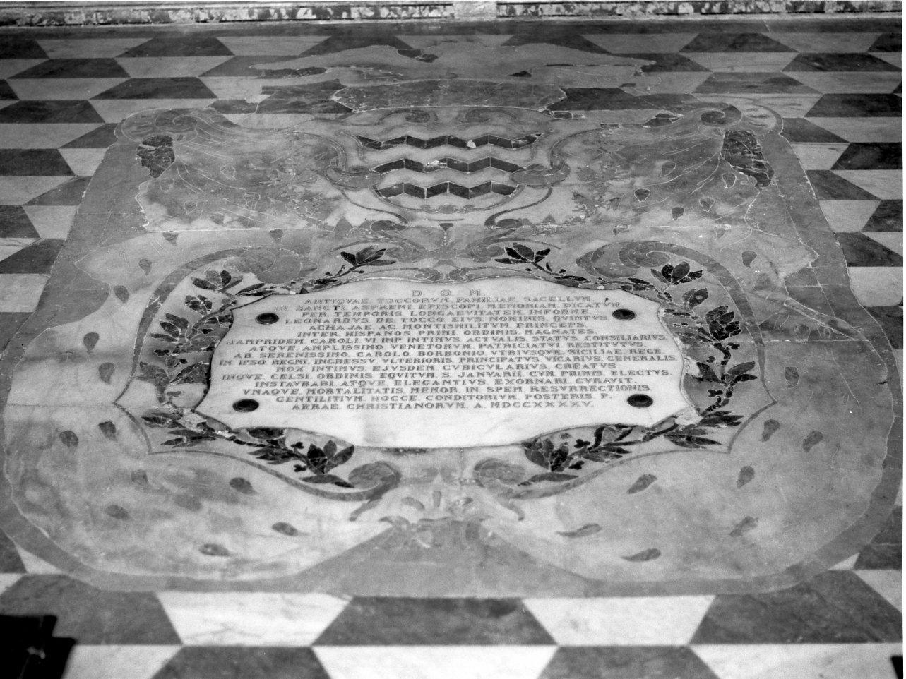 lapide tombale - bottega campana (sec. XVIII)