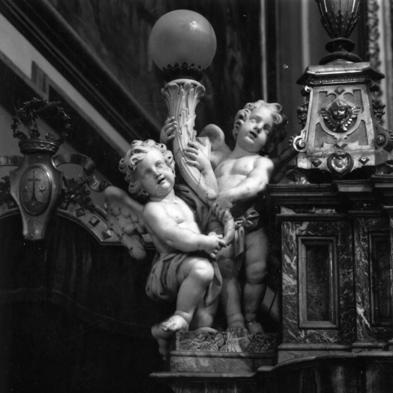 angioletti (candelabro - a statuetta) di Vaccaro Domenico Antonio (sec. XVIII)