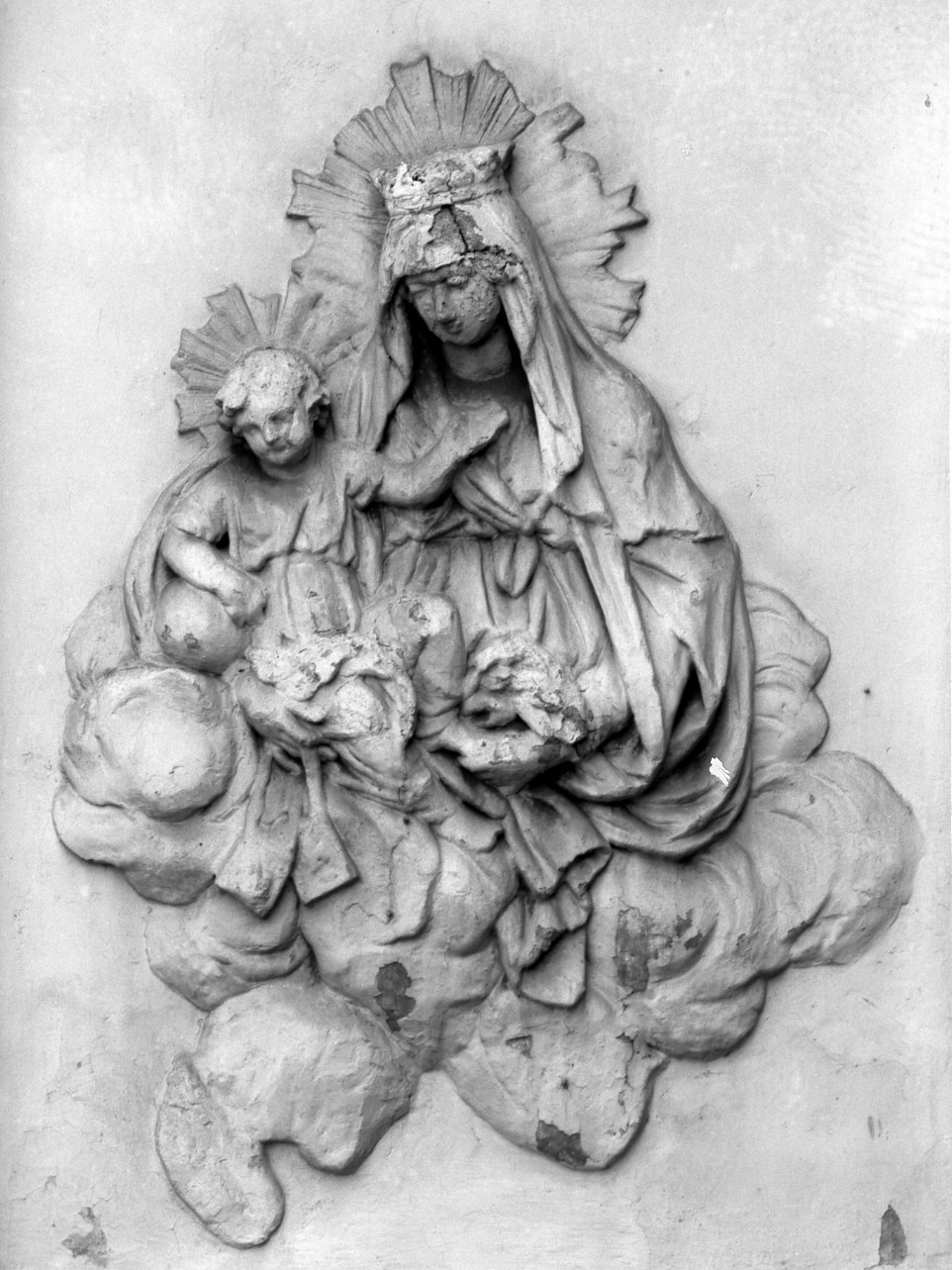 Madonna con Bambino (rilievo) di Ricco Pasquale (sec. XIX)