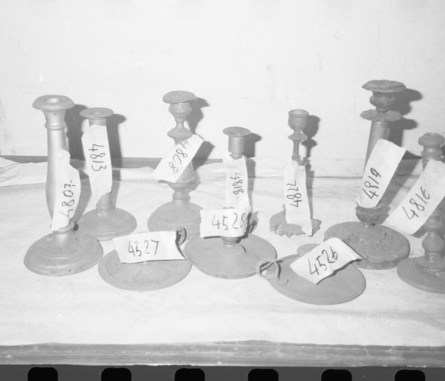 bugia, serie - bottega napoletana (metà sec. XIX)