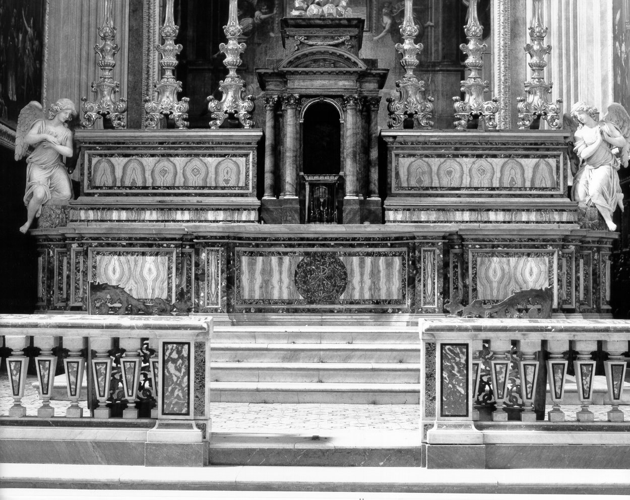 altare maggiore, insieme di De Luca Gennaro, Broggia Giovanni Battista (sec. XVIII)