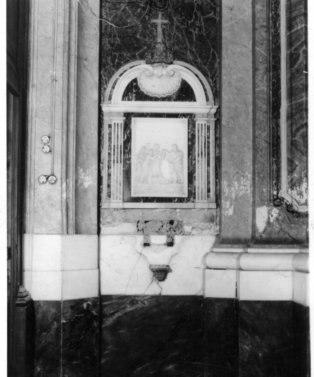 storie della vita di Mosè (acquasantiera da parete) - bottega napoletana (prima metà sec. XIX)