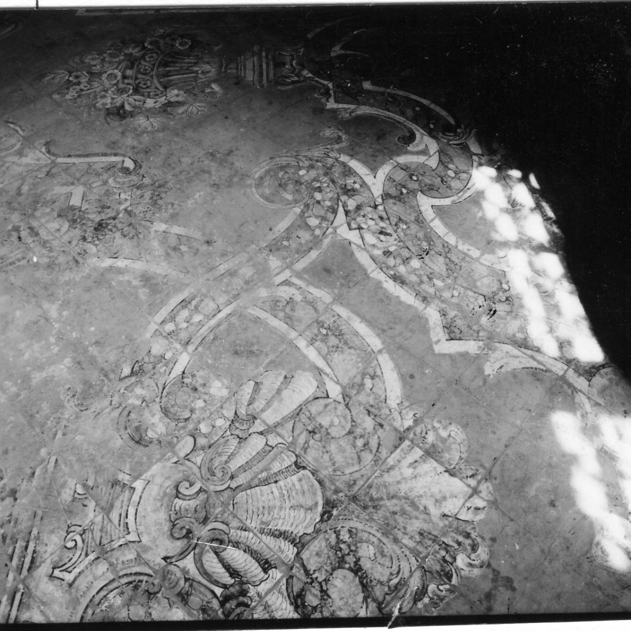 pavimento - bottega napoletana (prima metà sec. XVIII)