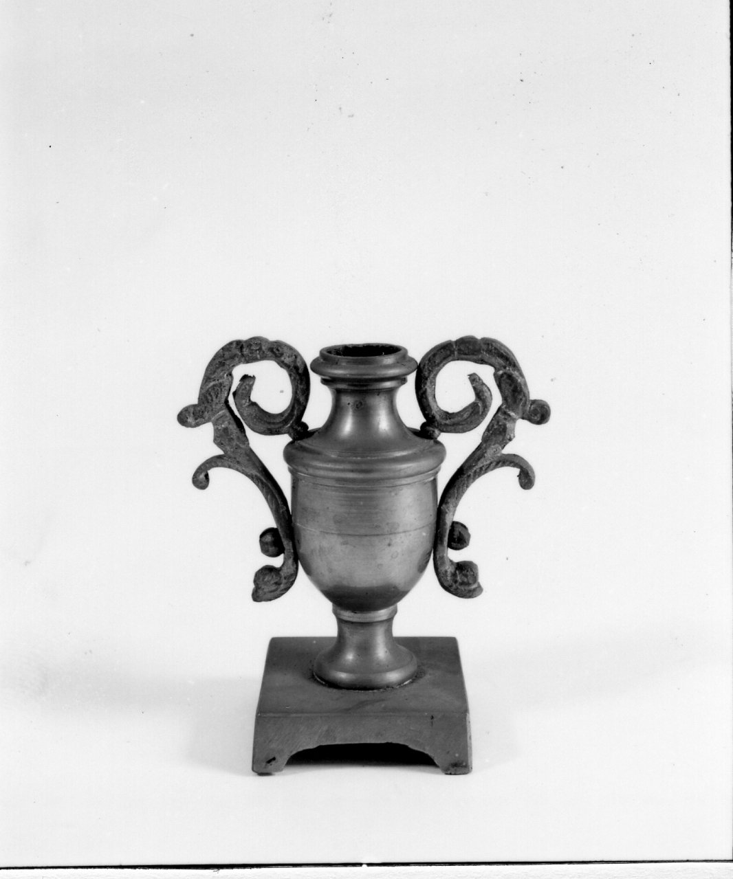 vaso, serie - bottega napoletana (prima metà sec. XIX)