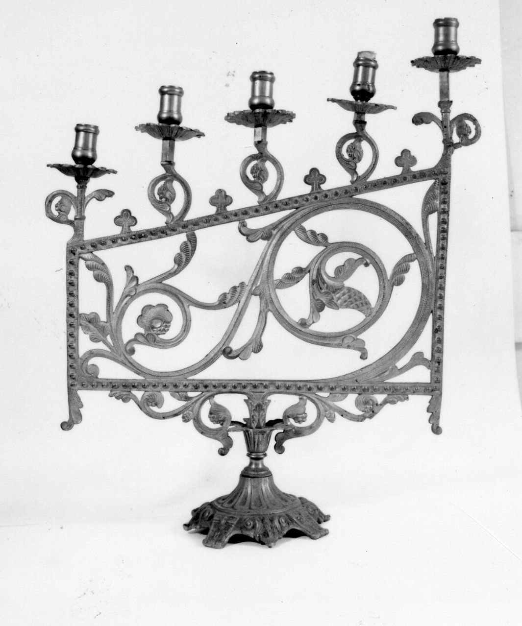 candelabro, serie - bottega napoletana (seconda metà sec. XVIII)