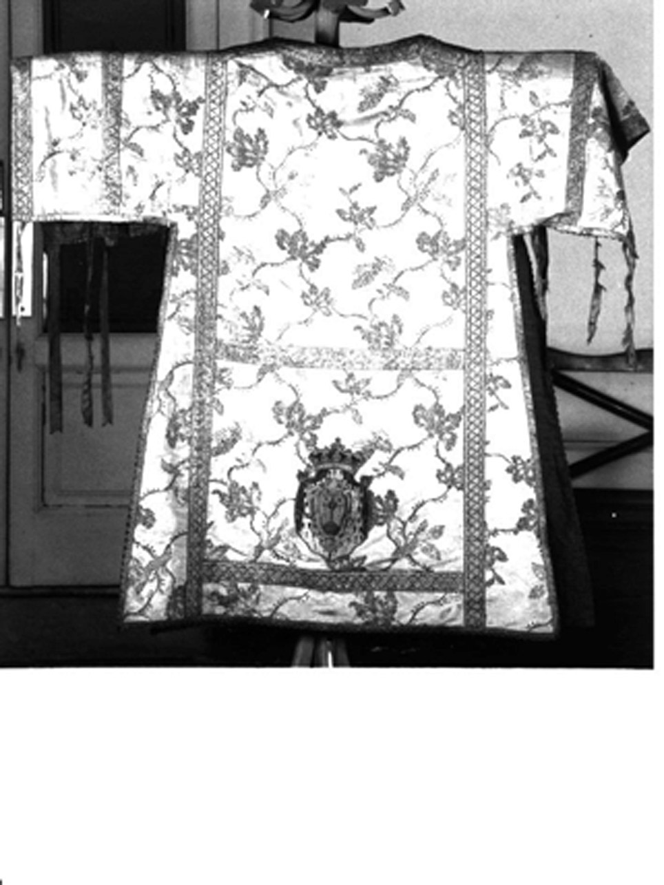 TONACELLA, ELEMENTO D'INSIEME - MANIFATTURA NAPOLETANA (Seconda metà sec. XVIII)