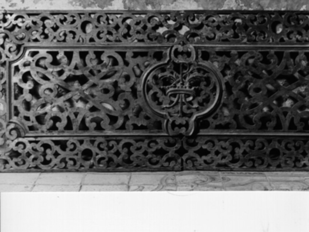 GRATA, ELEMENTO D'INSIEME - manifattura napoletana (FINE sec. XVII)