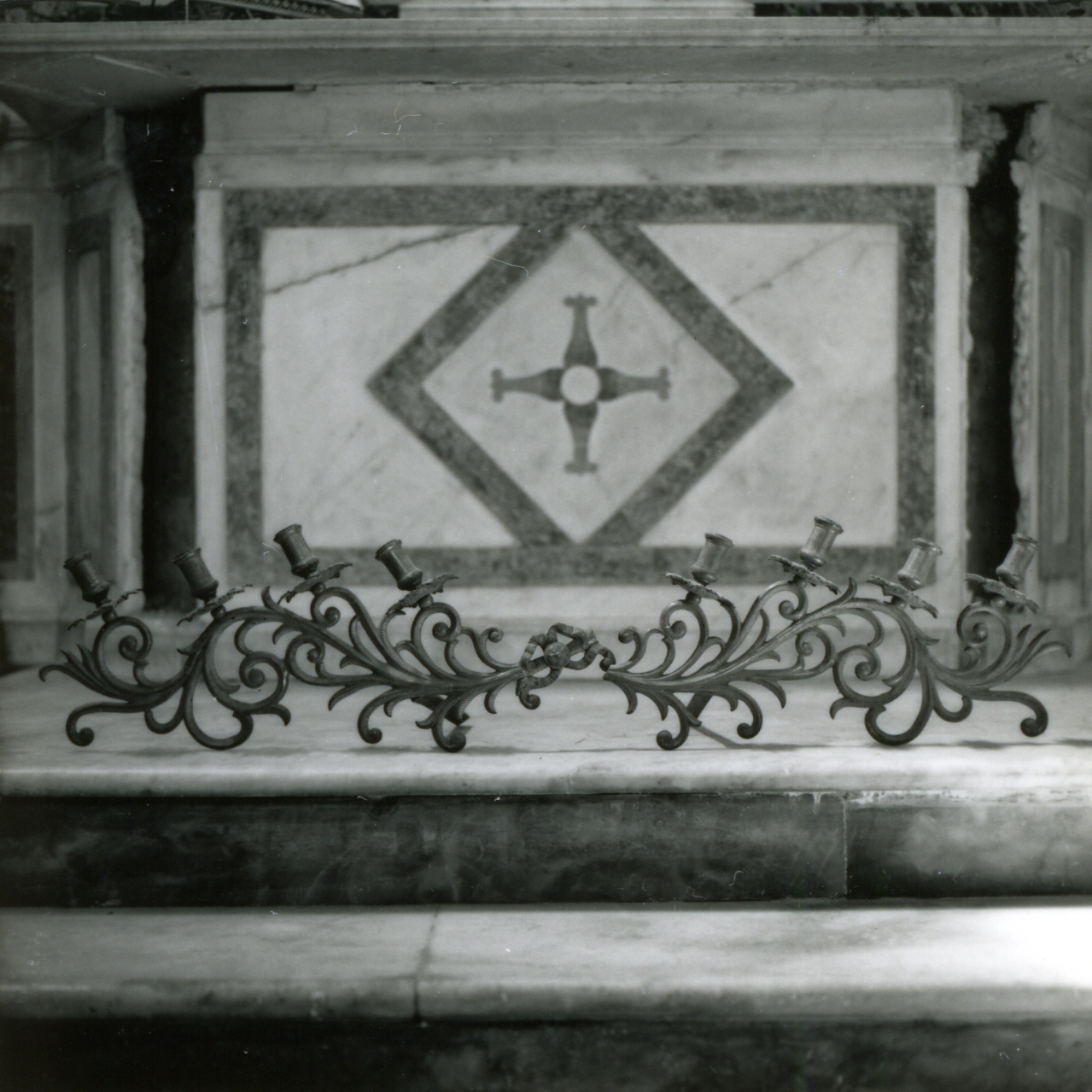 CANDELABRO - A GIARDINETTO, SERIE - manifattura napoletana (FINE sec. XIX)