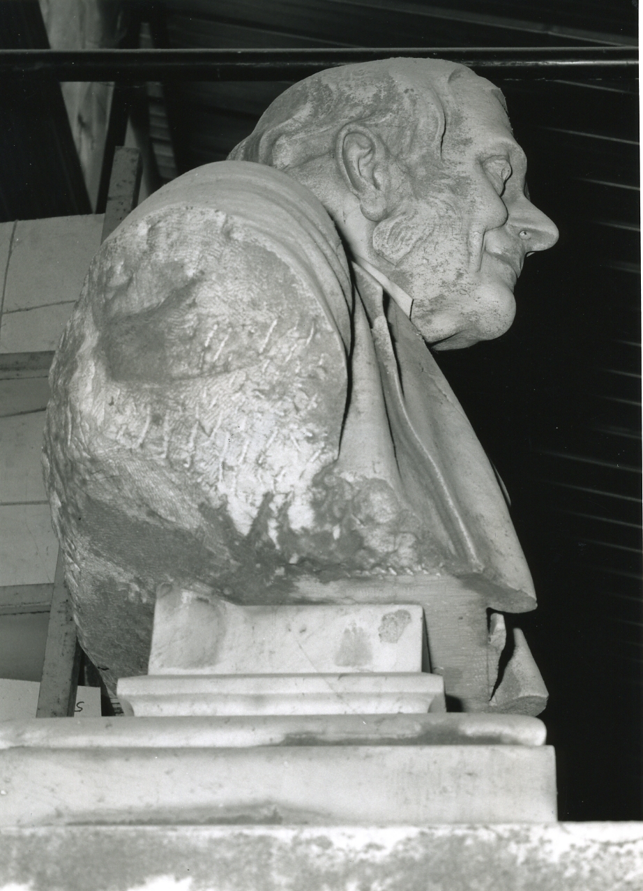 busto ritratto di Bartolomeo Capasso (busto) di Cepparulo Salvatore (sec. XX)