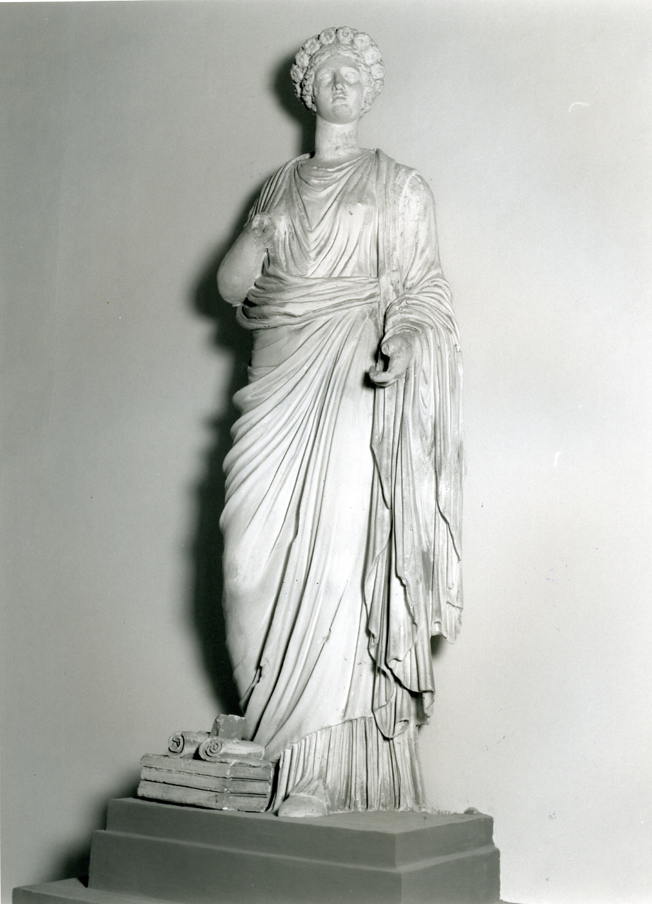figure allegoriche femminili (statua, serie) - bottega napoletana (metà sec. XIX)