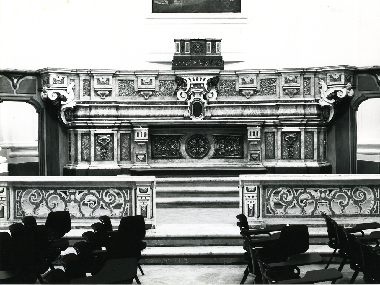 altare maggiore - bottega napoletana (prima metà sec. XVIII)