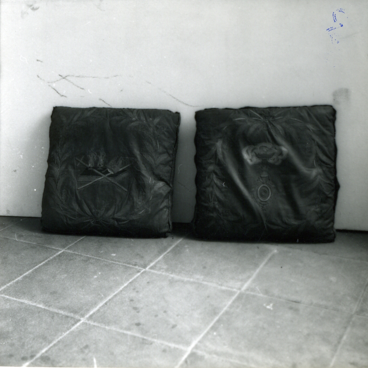 cuscino, serie - manifattura napoletana (seconda metà sec. XIX)