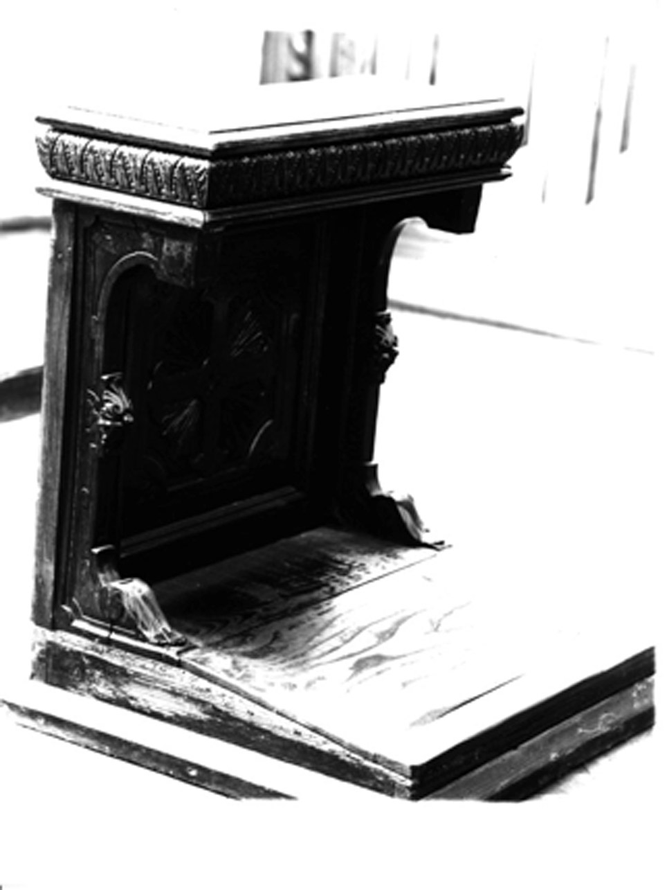 inginocchiatoio - bottega napoletana (sec. XVIII)