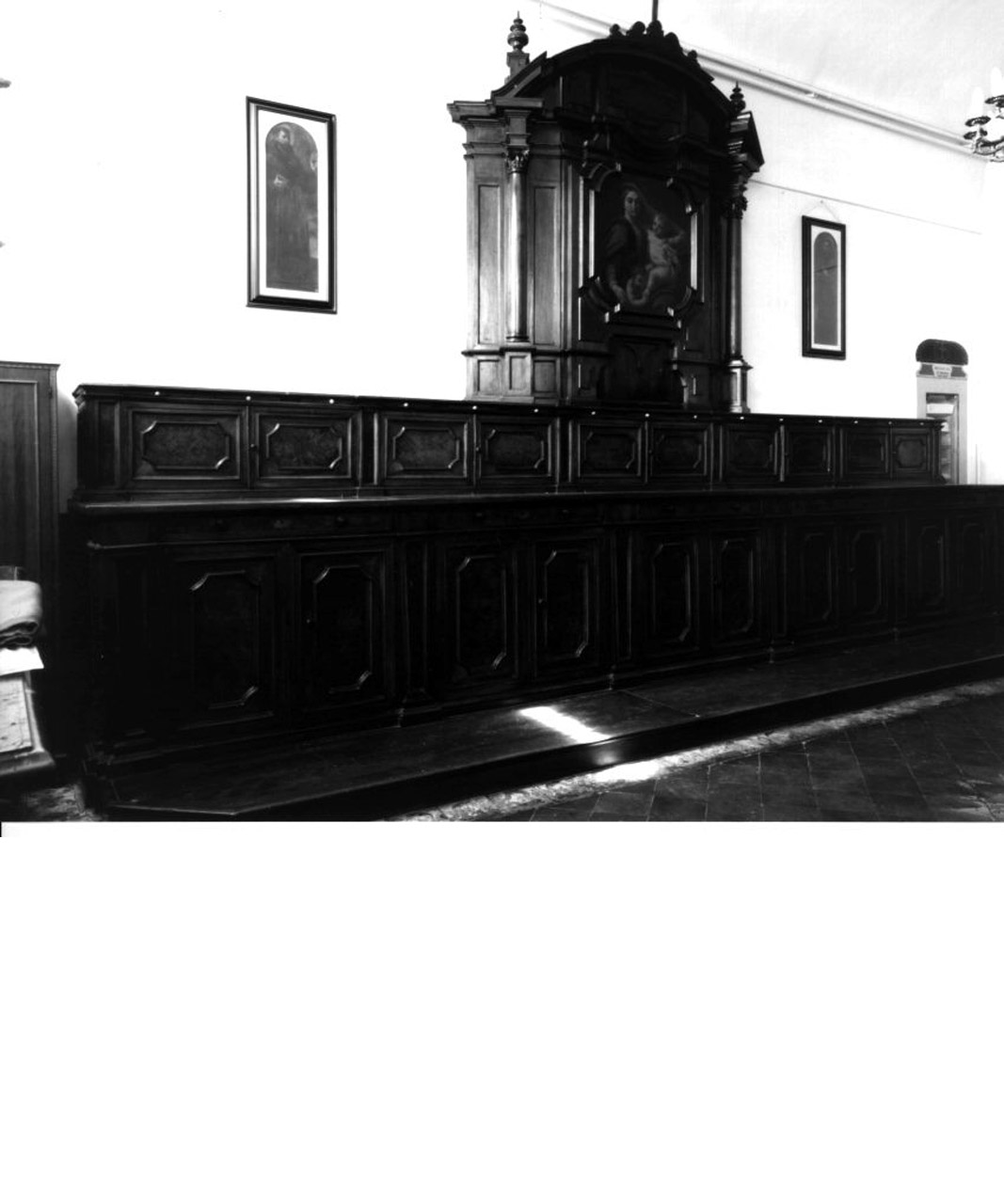 MOBILE DA SACRESTIA - A DUE CORPI - manifattura napoletana (SECONDO QUARTO sec. XVIII)