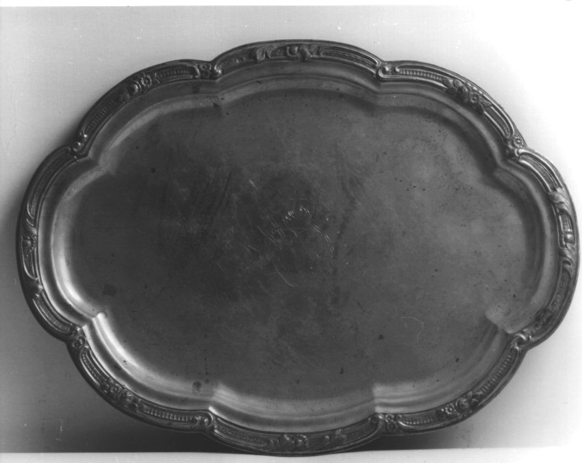 vassoio - mistilineo - bottega argentiera napoletana (SECONDO QUARTO sec. XIX)