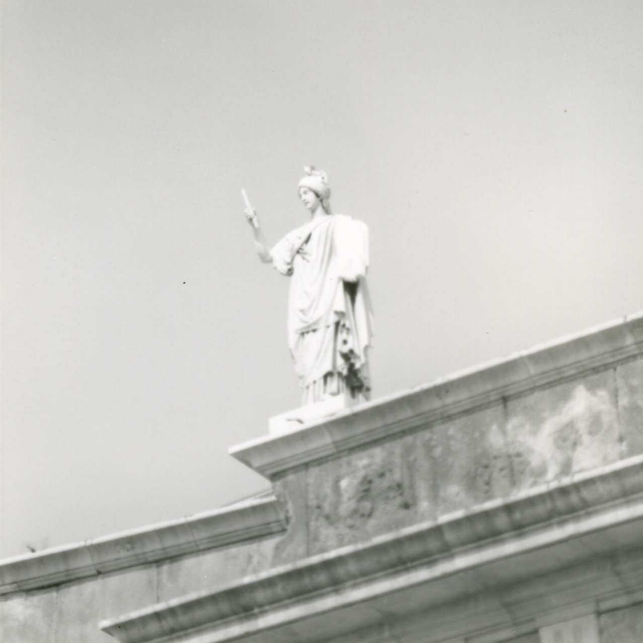 allegoria della Fede (statua, elemento d'insieme) - ambito napoletano (prima metà sec. XIX)