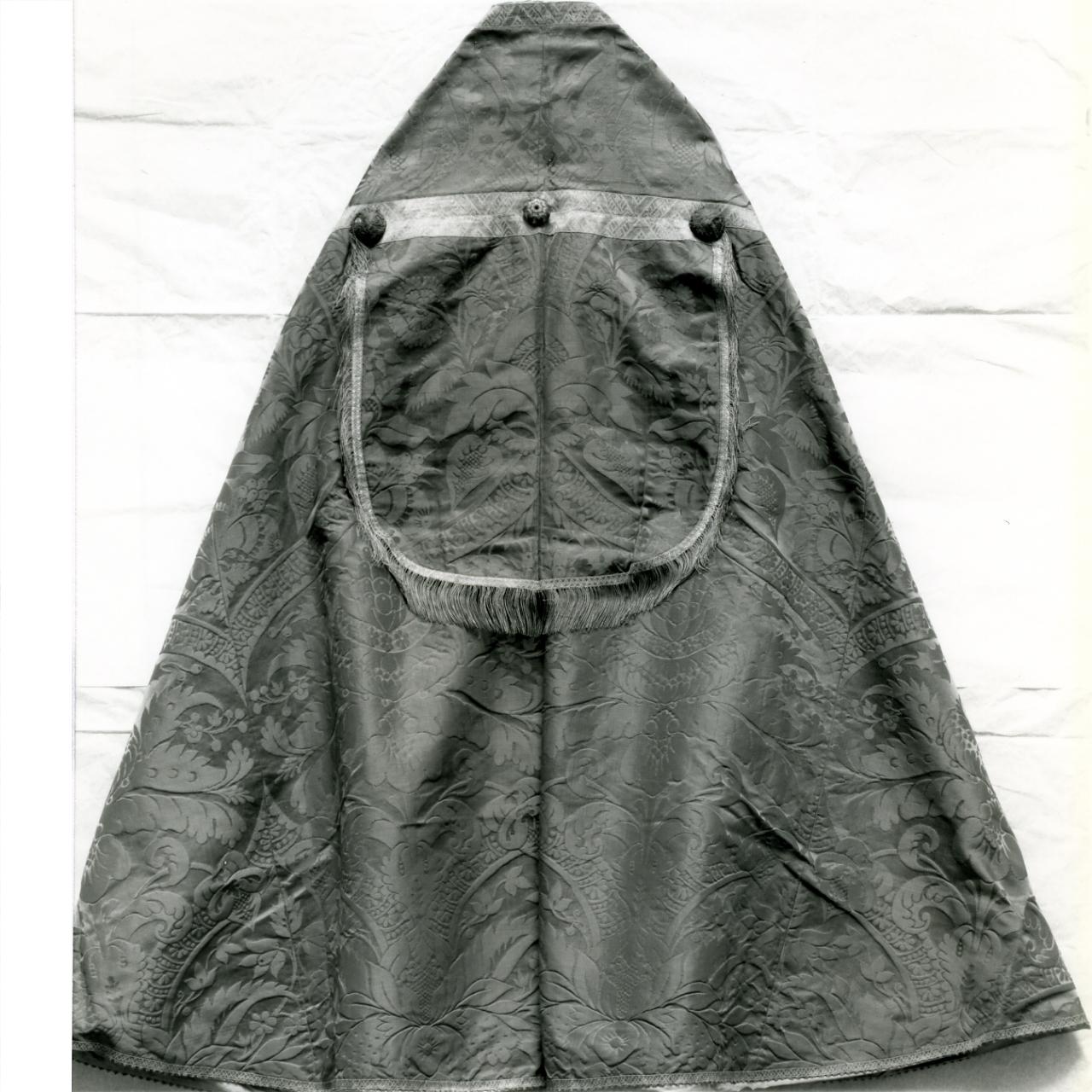 piviale, elemento d'insieme - manifattura napoletana (seconda metà sec. XIX)