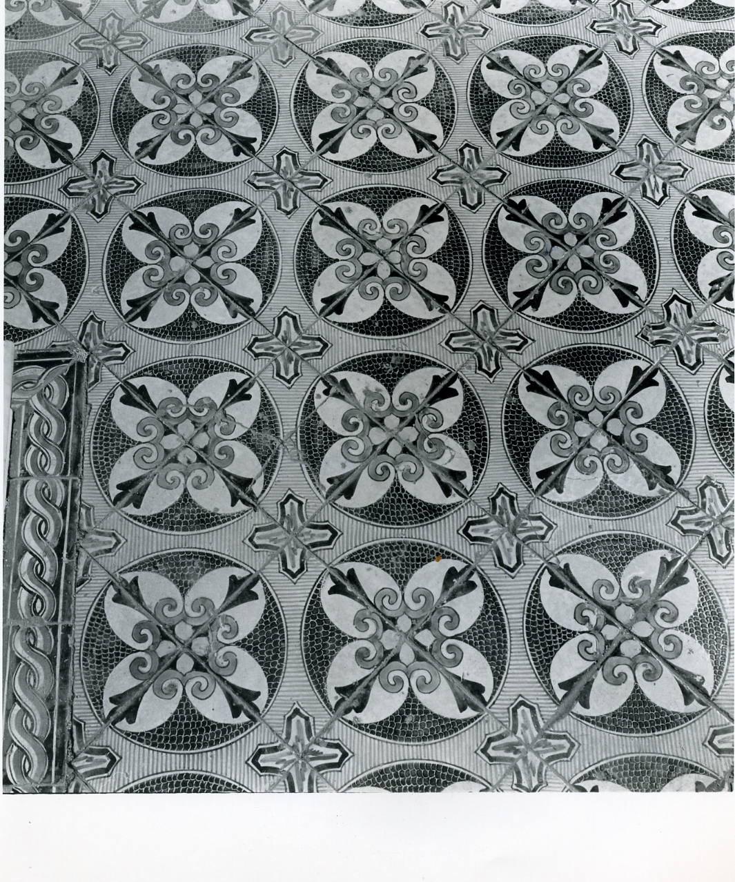 motivi decorativi geometrici (pavimento) - bottega napoletana (metà sec. XIX)