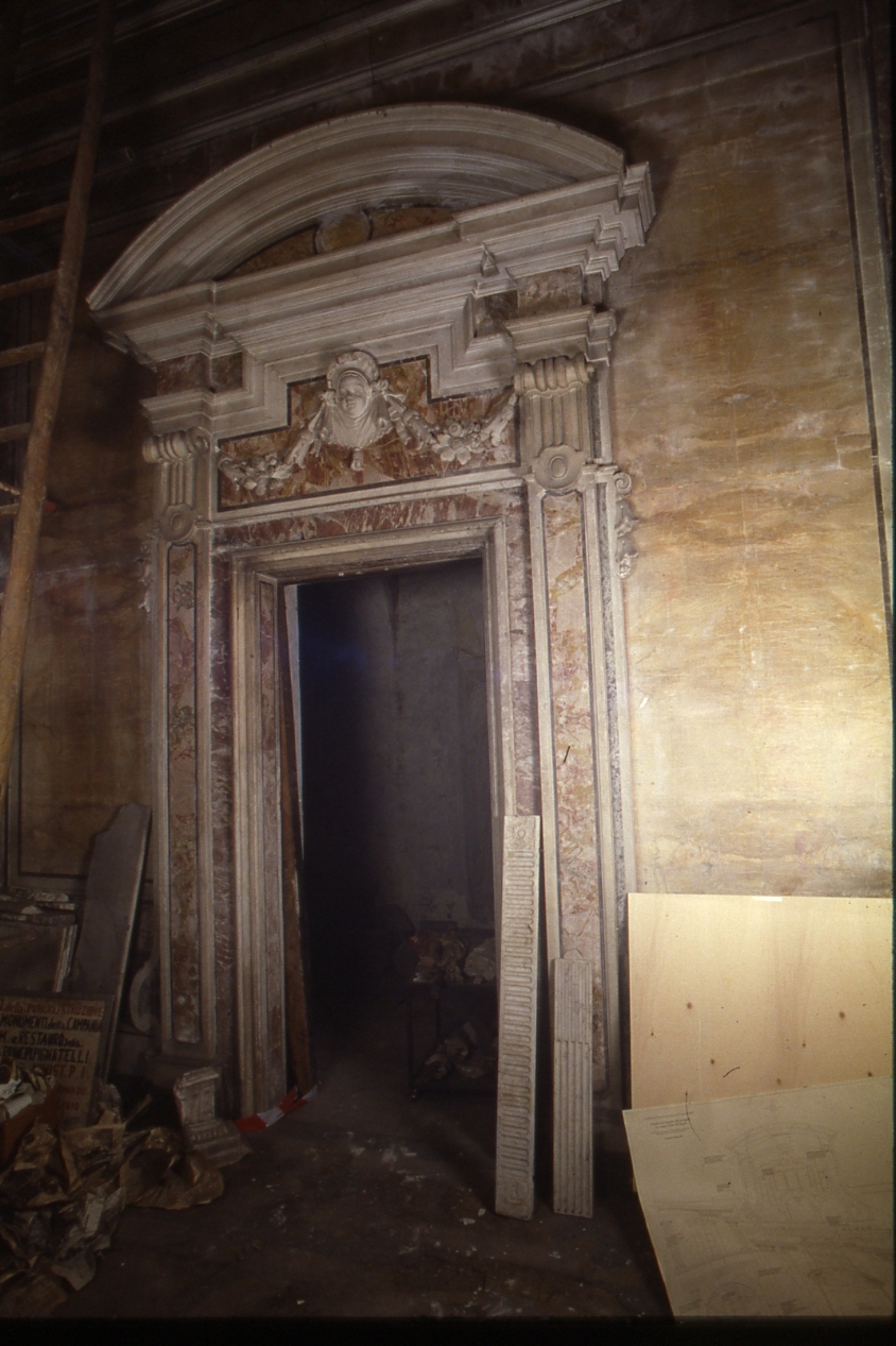 mostra di porta di De Martino Giuseppe (sec. XVIII)