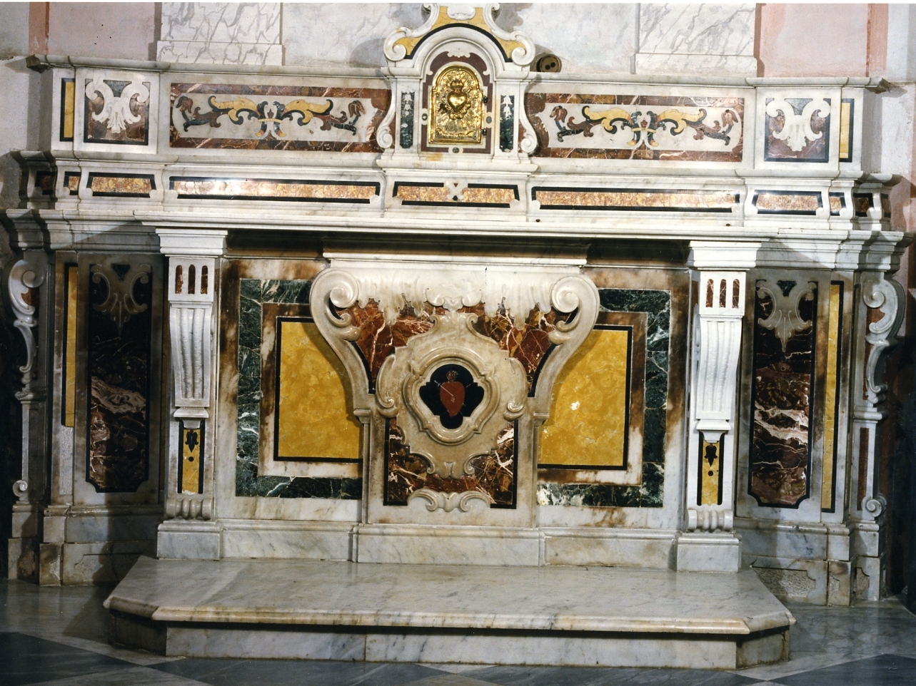 altare - a blocco di Passamonte Orazio (metà sec. XVIII)