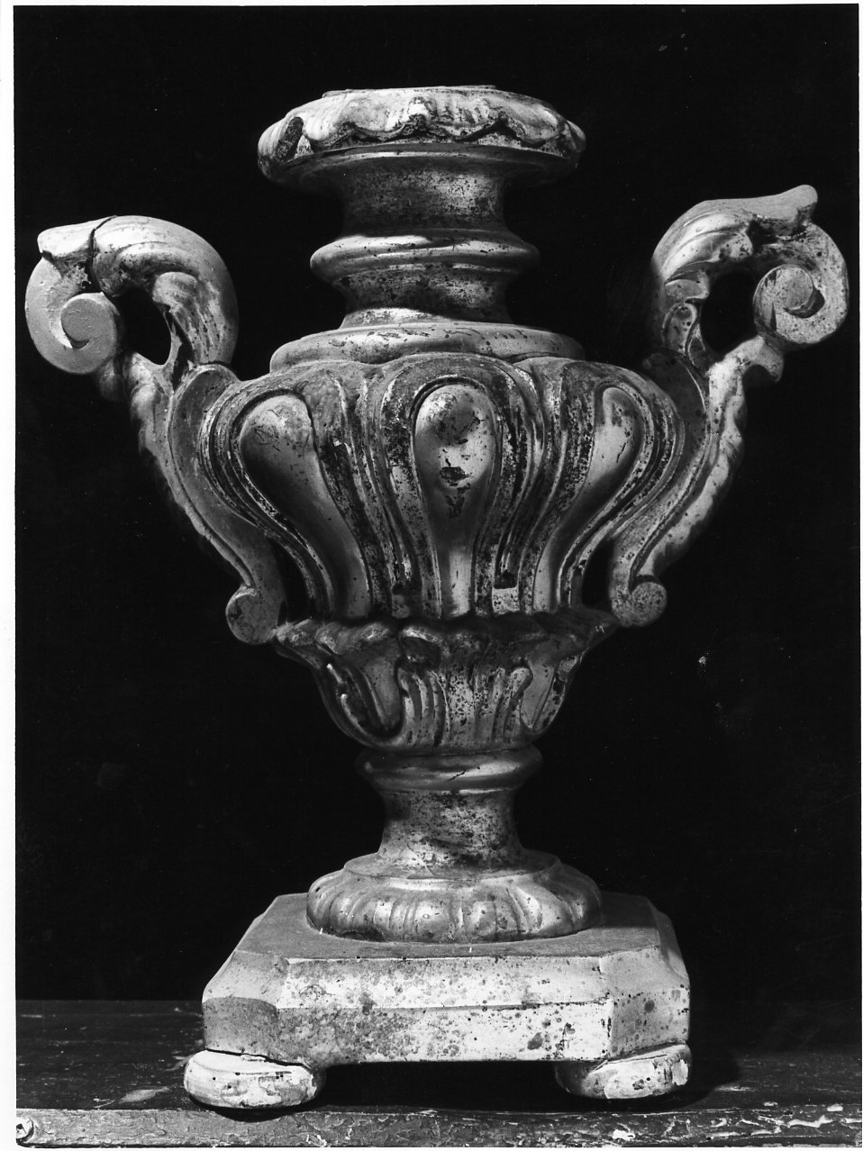 vaso da fiori, serie - bottega napoletana (seconda metà sec. XVIII)