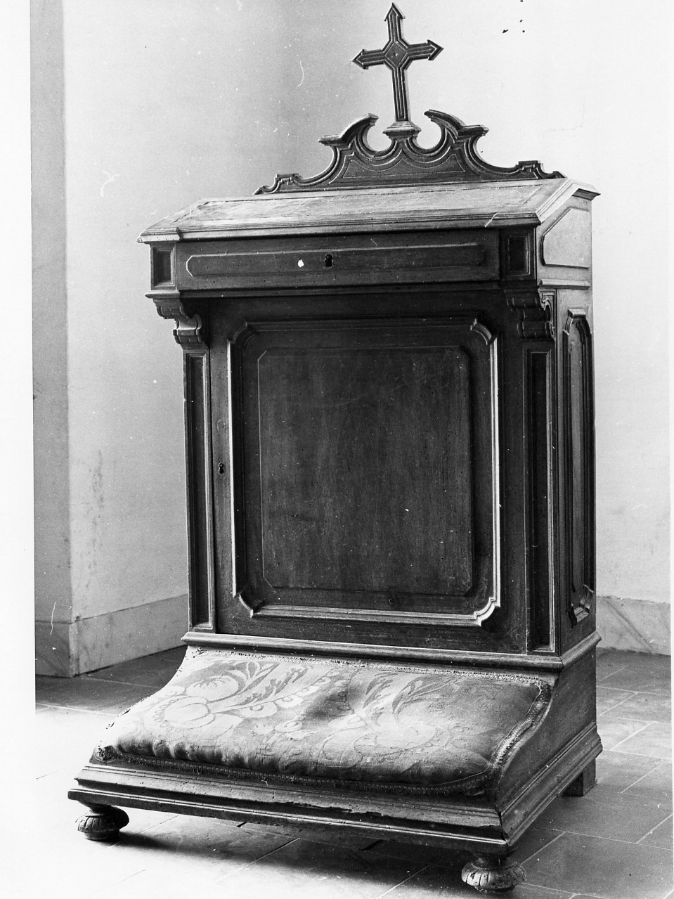 inginocchiatoio - bottega napoletana (seconda metà sec. XIX)