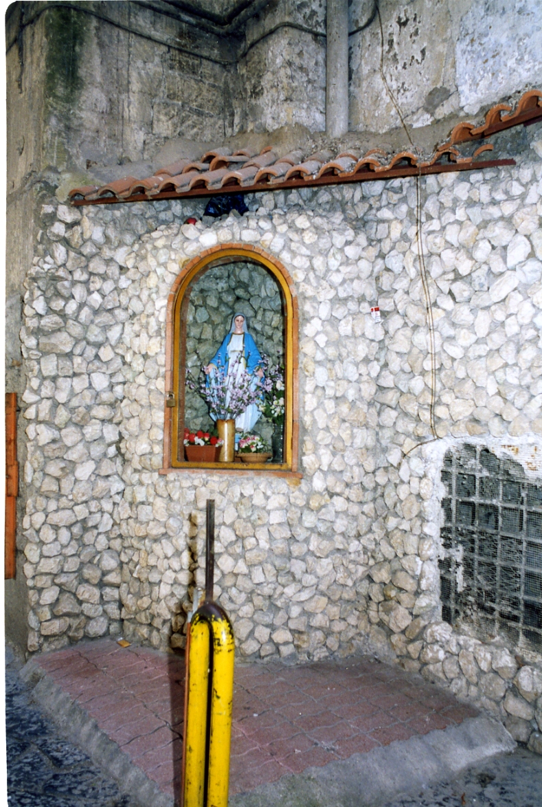 Madonna di Lourdes (edicola) - bottega campana (sec. XX)