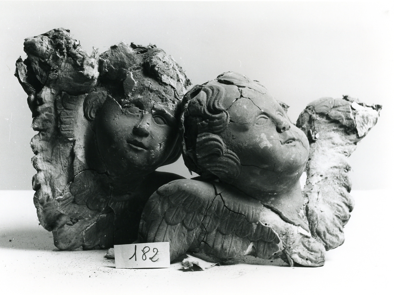 CHERUBINI (ELEMENTO DI DECORAZIONE, FRAMMENTO) - manifattura napoletana (Metà sec. XIX)